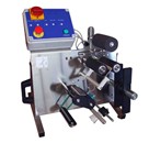 Stroj za etiketiranje steklene embalaže