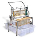 Stroj za odkrivanje satja s koleščki, ročni